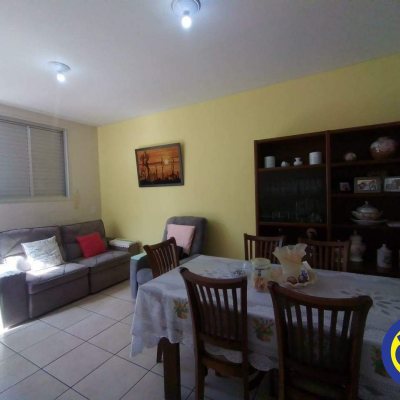 Casa Residencial com 330m², 5 quartos, 2 garagens, no bairro Balneário em Florianópolis