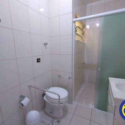 Casa Residencial com 330m², 5 quartos, 2 garagens, no bairro Balneário em Florianópolis