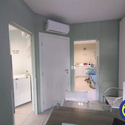 Sala com 54m², 1 garagem, no bairro Centro em Florianópolis