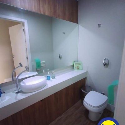 Sala com 54m², 1 garagem, no bairro Centro em Florianópolis