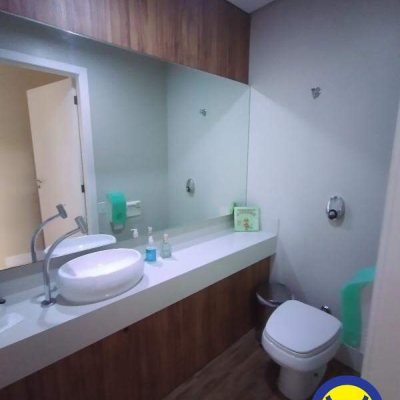 Sala com 54m², 1 garagem, no bairro Centro em Florianópolis