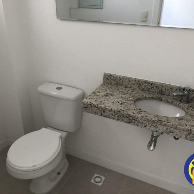 Sala com 35m², 1 garagem, no bairro Itacorubi em Florianópolis