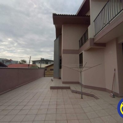Casa Residencial com 332m², 4 quartos, 1 suíte, 2 garagens, no bairro Jardim Atlântico em Florianópolis