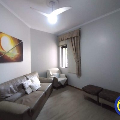 Casa Residencial com 332m², 4 quartos, 1 suíte, 2 garagens, no bairro Jardim Atlântico em Florianópolis