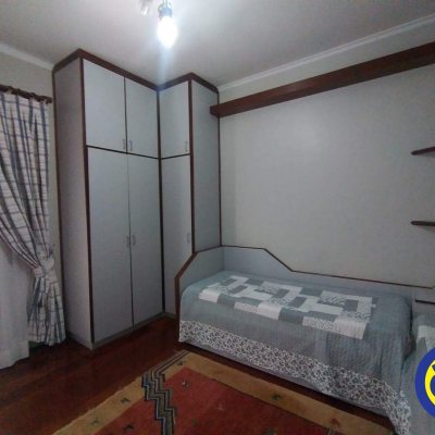 Casa Residencial com 332m², 4 quartos, 1 suíte, 2 garagens, no bairro Jardim Atlântico em Florianópolis