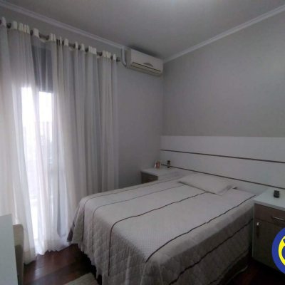 Casa Residencial com 332m², 4 quartos, 1 suíte, 2 garagens, no bairro Jardim Atlântico em Florianópolis