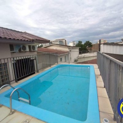 Casa Residencial com 332m², 4 quartos, 1 suíte, 2 garagens, no bairro Jardim Atlântico em Florianópolis