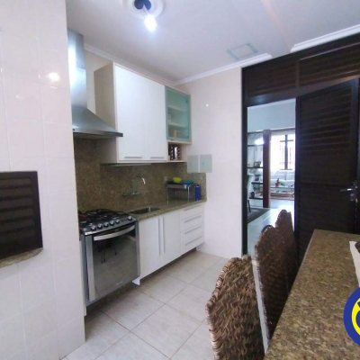 Casa Residencial com 332m², 4 quartos, 1 suíte, 2 garagens, no bairro Jardim Atlântico em Florianópolis
