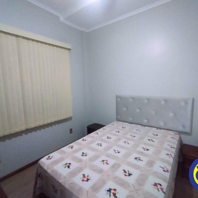 Casa Residencial com 332m², 4 quartos, 1 suíte, 2 garagens, no bairro Jardim Atlântico em Florianópolis