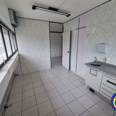 Sala com 42m², 1 garagem, no bairro Centro em Florianópolis