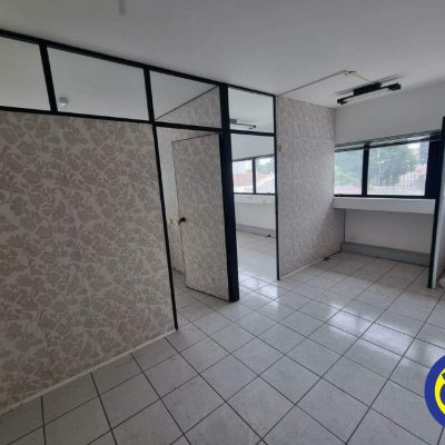 Sala com 42m², 1 garagem, no bairro Centro em Florianópolis