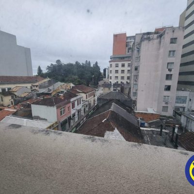 Sala com 42m², 1 garagem, no bairro Centro em Florianópolis