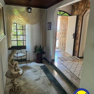 Casa Residencial com 289m², 4 quartos, 3 suítes, 2 garagens, no bairro Jardim Atlântico em Florianópolis