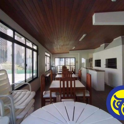 Apartamentos com 250m², 3 quartos, 2 suítes, 2 garagens, no bairro Centro em Florianópolis