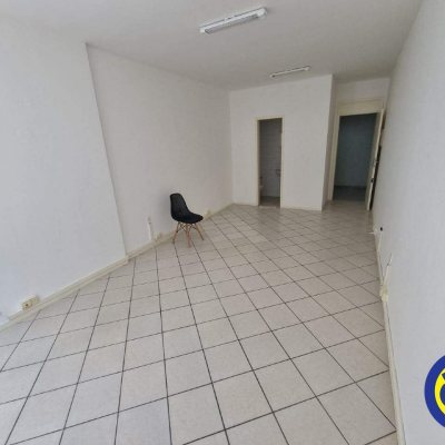 Sala com 27m², no bairro Centro em Florianópolis