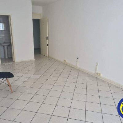 Sala com 27m², no bairro Centro em Florianópolis