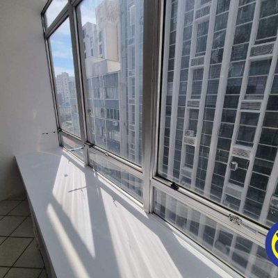 Sala com 27m², no bairro Centro em Florianópolis