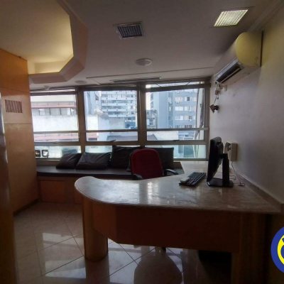 Sala com 58m², 1 garagem, no bairro Centro em Florianópolis