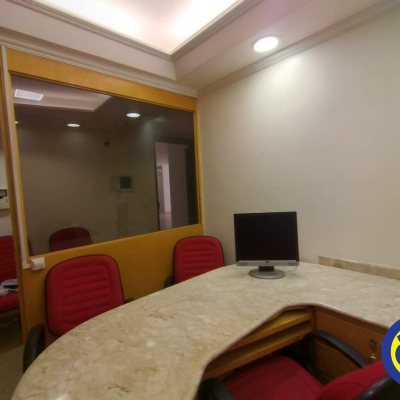 Sala com 58m², 1 garagem, no bairro Centro em Florianópolis