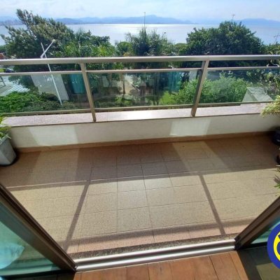 Apartamentos com 178m², 4 quartos, 1 suíte, 2 garagens, no bairro Agronômica em Florianópolis