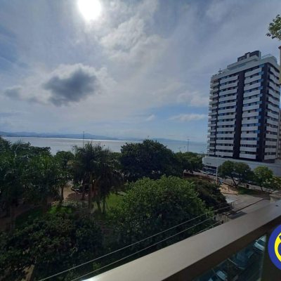 Apartamentos com 178m², 4 quartos, 1 suíte, 2 garagens, no bairro Agronômica em Florianópolis