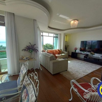 Apartamentos com 178m², 4 quartos, 1 suíte, 2 garagens, no bairro Agronômica em Florianópolis