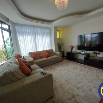 Apartamentos com 178m², 4 quartos, 1 suíte, 2 garagens, no bairro Agronômica em Florianópolis