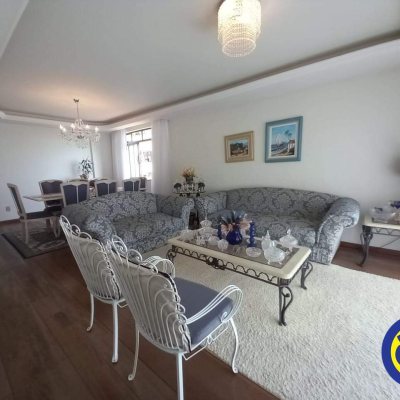 Apartamentos com 178m², 4 quartos, 1 suíte, 2 garagens, no bairro Agronômica em Florianópolis