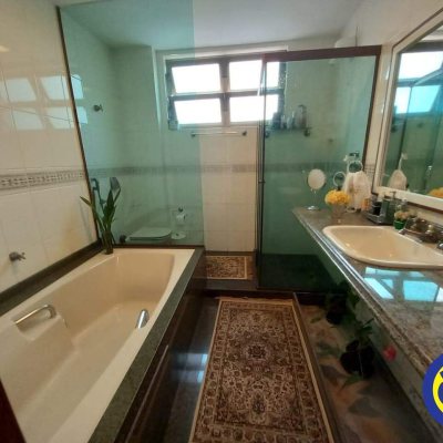 Apartamentos com 178m², 4 quartos, 1 suíte, 2 garagens, no bairro Agronômica em Florianópolis