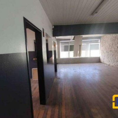 Casa Comercial com 582m², no bairro Centro em Florianópolis