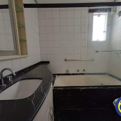 Cobertura com 320m², 4 quartos, 4 suítes, 4 garagens, no bairro Centro em Florianópolis