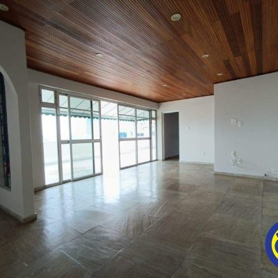 Cobertura com 320m², 4 quartos, 4 suítes, 4 garagens, no bairro Centro em Florianópolis