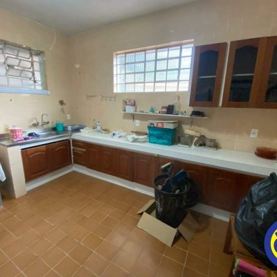Casa Residencial com 178m², 3 quartos, 1 suíte, 2 garagens, no bairro Agronômica em Florianópolis