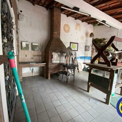 Casa Residencial com 178m², 3 quartos, 1 suíte, 2 garagens, no bairro Agronômica em Florianópolis