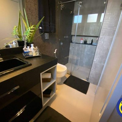 Apartamentos com 290m², 4 quartos, 3 suítes, 2 garagens, no bairro Beira Mar em Florianópolis