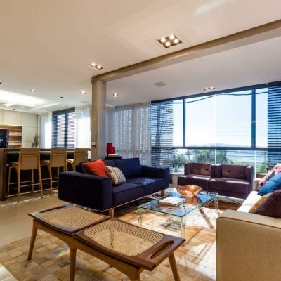 Apartamentos com 290m², 4 quartos, 3 suítes, 2 garagens, no bairro Beira Mar em Florianópolis