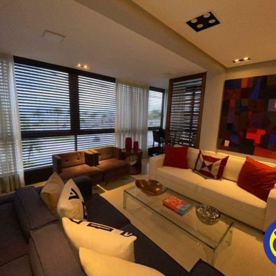 Apartamentos com 290m², 4 quartos, 3 suítes, 2 garagens, no bairro Beira Mar em Florianópolis