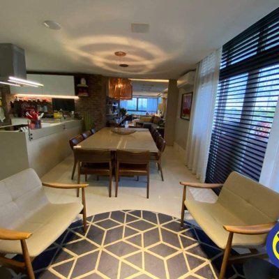 Apartamentos com 290m², 4 quartos, 3 suítes, 2 garagens, no bairro Beira Mar em Florianópolis