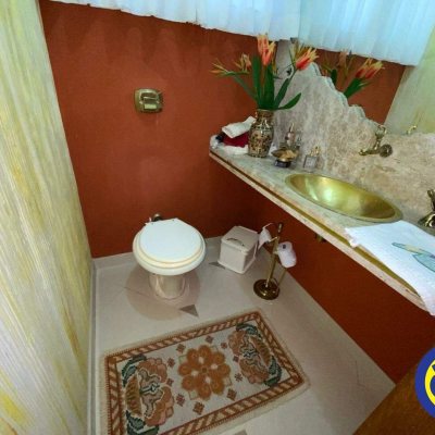 Casa Residencial com 163m², 3 quartos, 1 suíte, 1 garagem, no bairro Agronômica em Florianópolis