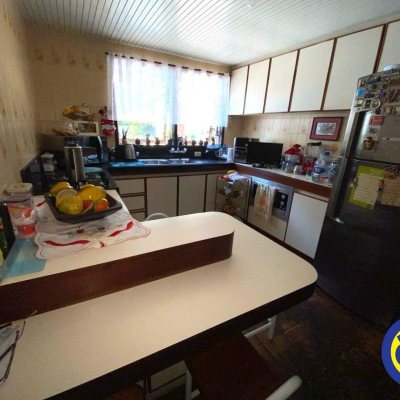 Casa Residencial com 163m², 3 quartos, 1 suíte, 1 garagem, no bairro Agronômica em Florianópolis