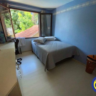 Casa Residencial com 163m², 3 quartos, 1 suíte, 1 garagem, no bairro Agronômica em Florianópolis