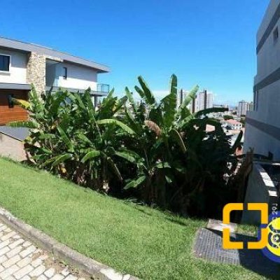 Terreno Comercial/Residencial com 355m², no bairro Estreito em Florianópolis
