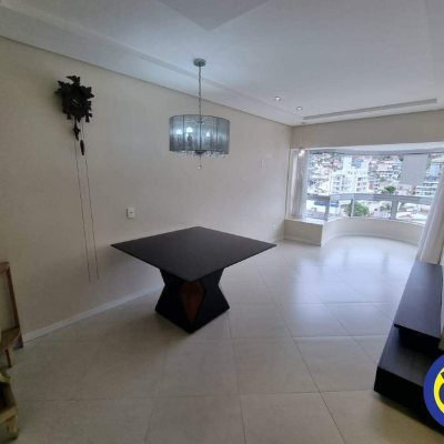 Cobertura com 162m², 3 quartos, 1 suíte, 1 garagem, no bairro Centro em Florianópolis
