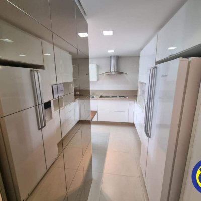 Cobertura com 162m², 3 quartos, 1 suíte, 1 garagem, no bairro Centro em Florianópolis