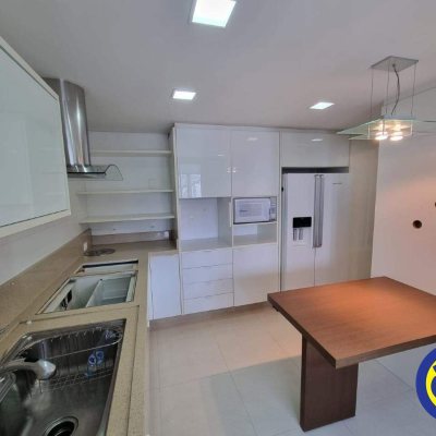 Cobertura com 162m², 3 quartos, 1 suíte, 1 garagem, no bairro Centro em Florianópolis