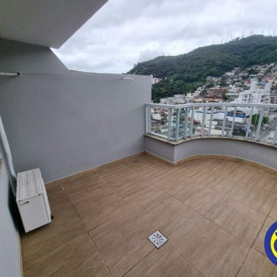 Cobertura com 162m², 3 quartos, 1 suíte, 1 garagem, no bairro Centro em Florianópolis