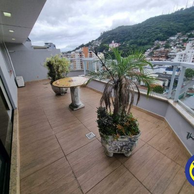 Cobertura com 162m², 3 quartos, 1 suíte, 1 garagem, no bairro Centro em Florianópolis