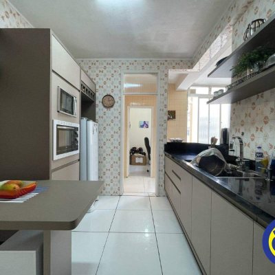 Apartamentos com 99m², 3 quartos, no bairro Centro em Florianópolis