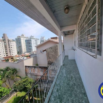 Casa Residencial com 100m², 3 quartos, 1 suíte, 3 garagens, no bairro Centro em Florianópolis