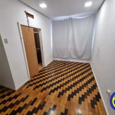 Casa Residencial com 100m², 3 quartos, 1 suíte, 3 garagens, no bairro Centro em Florianópolis